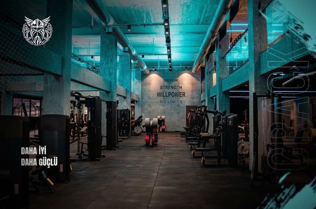Crack Fitness ÇorluPark şubesi antrenman alanı