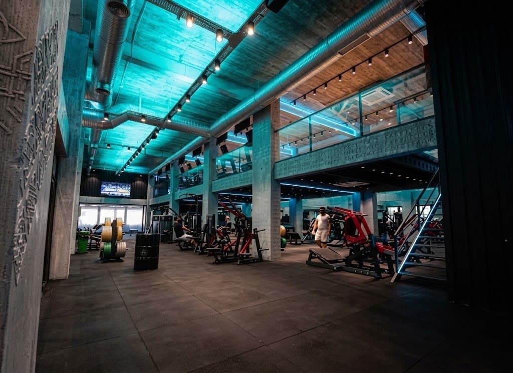 Crack Fitness ÇorluPark şubesi antrenman alanı